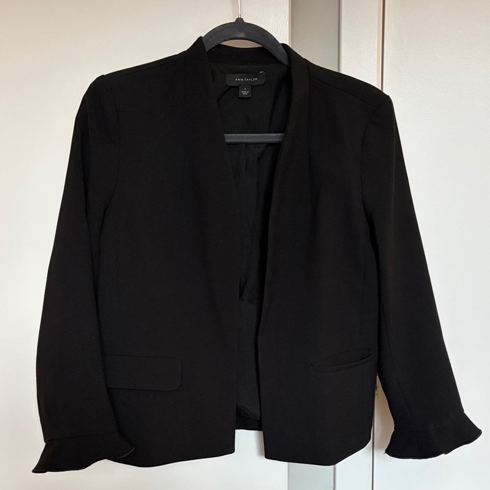Ann Taylor | Size 4 | Women's Classic Black Suit Jacket